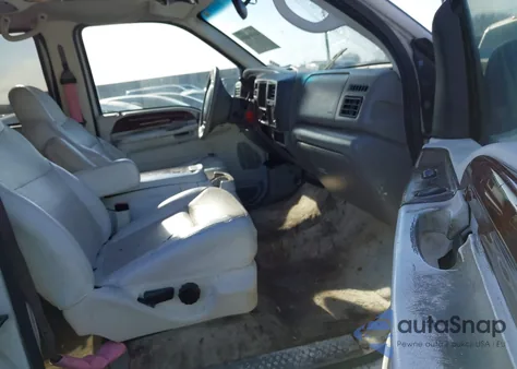 2000 Ford Excursion Limited из США, поврежденный, VIN 1FMNU42L6YEA90614